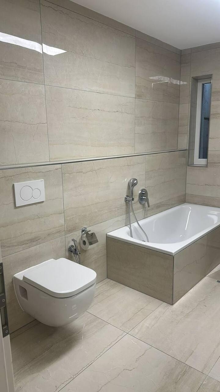 Apartamento One With Kitchen, And Private Bathroom Near To S8 Train Line Múnich