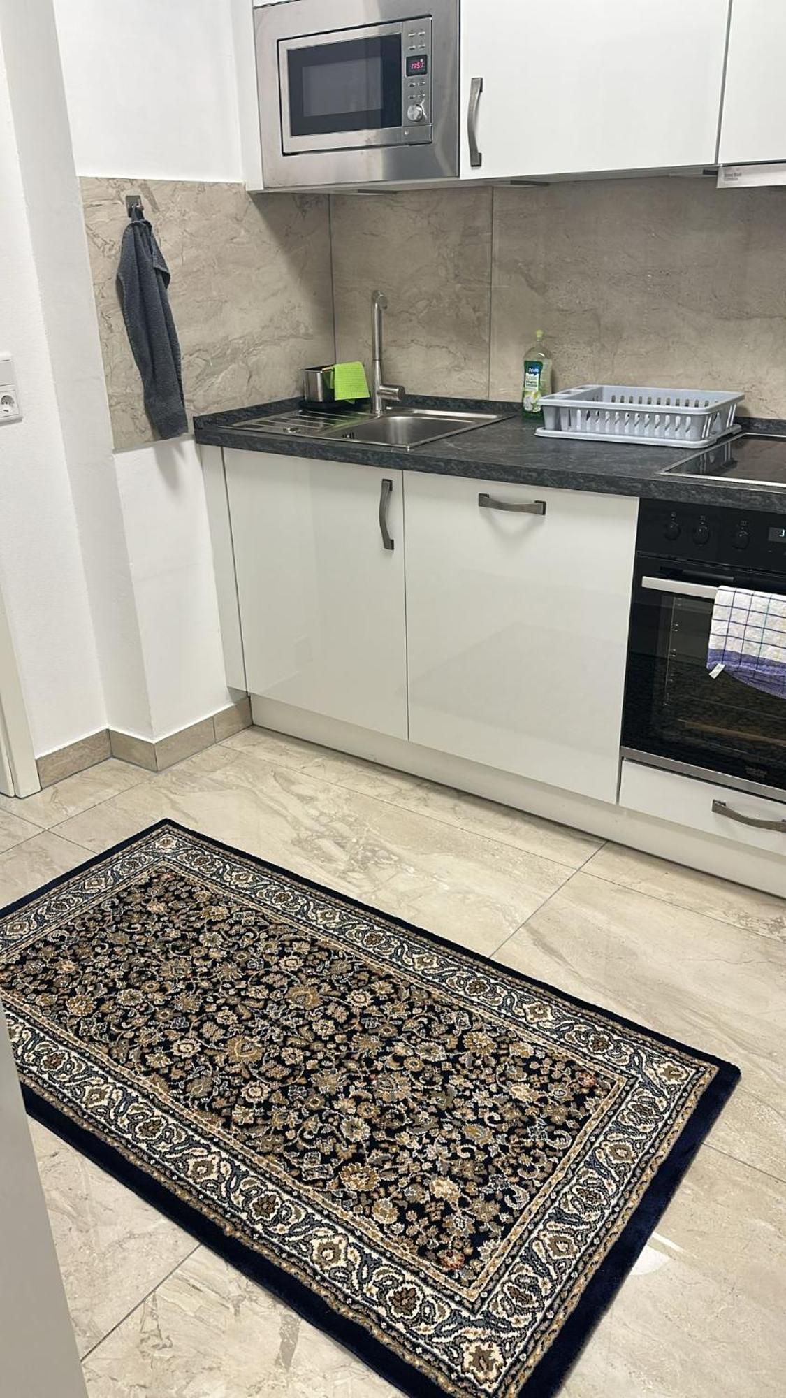 One With Kitchen, And Private Bathroom Near To S8 Train Line Múnich